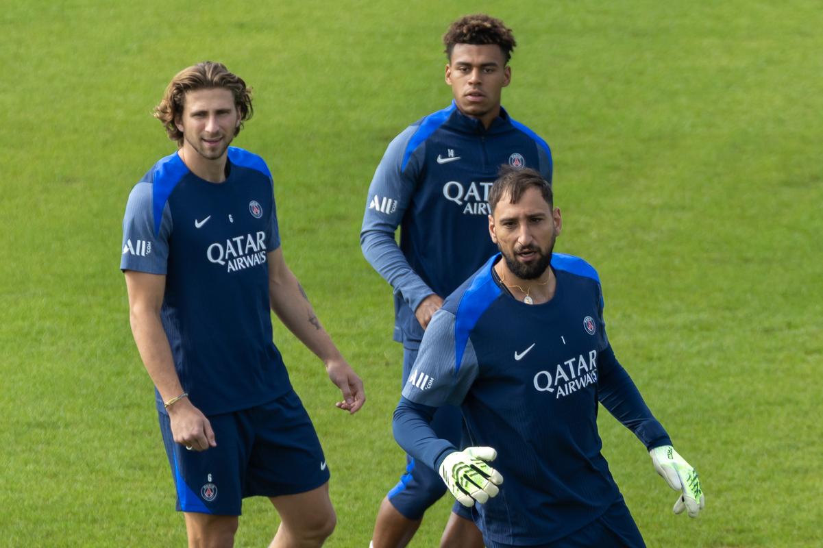 乌度卡：与篮网时有哈登、欧文不同，在火箭KD需更多发声